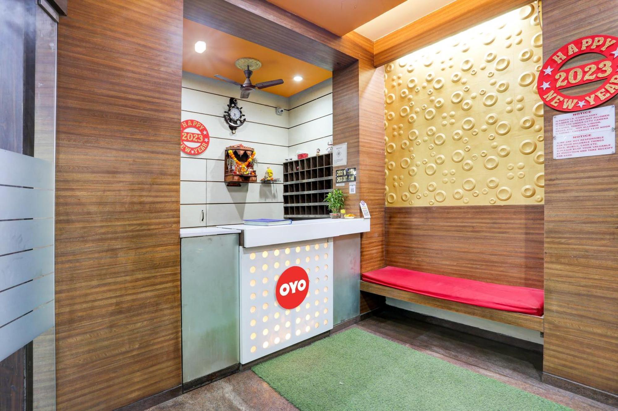 OYO Flagship 83189 Hotel Yatri Yadgar Navi Mumbai Exterior foto