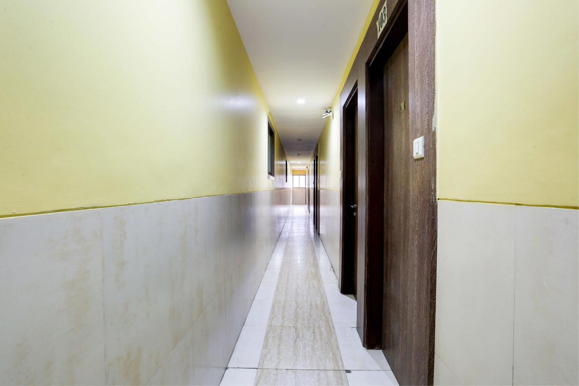 OYO Flagship 83189 Hotel Yatri Yadgar Navi Mumbai Exterior foto